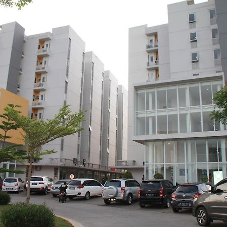 Nature Inn Aeropolis Ar3 Tangerang Exterior foto